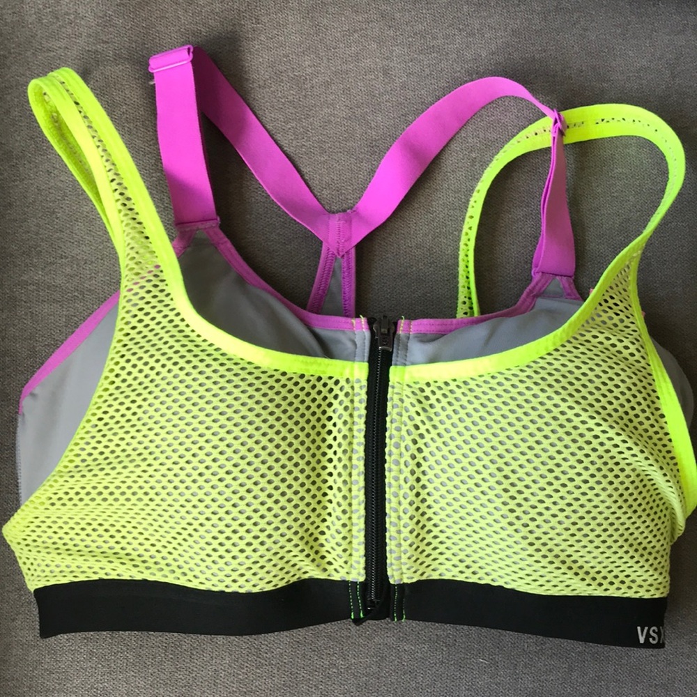 Sports bra